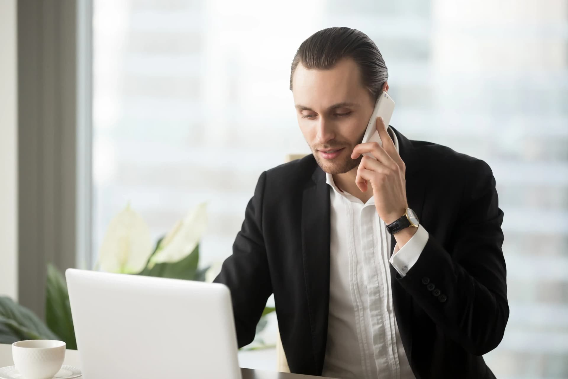 Des agents vocaux dans les assurances et services financiers